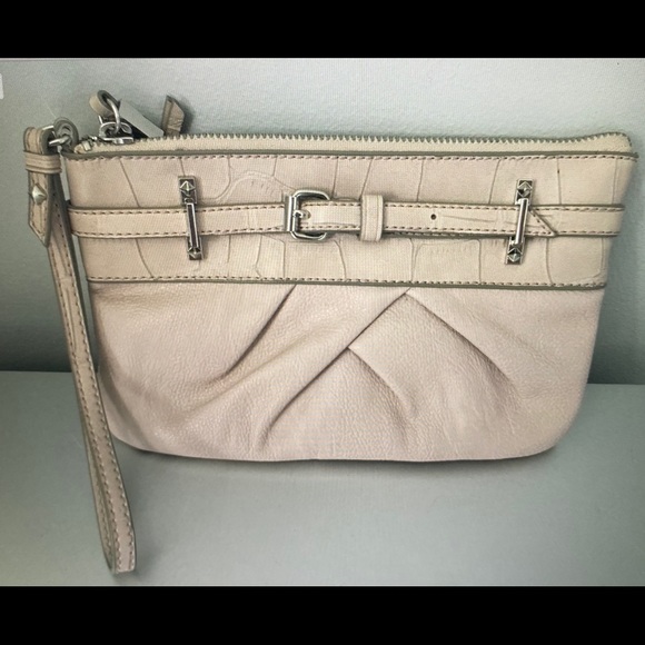 ALL 5 new wristlet/bags for $40 the first pearl wristlet is no longer available - Picture 5 of 6